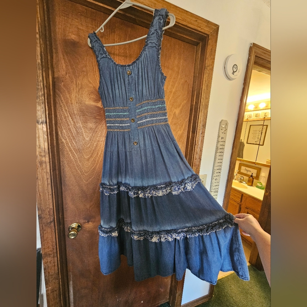 Blue Sleeveless Dress with Lace Trim